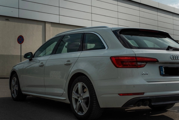 Audi A4 cena 84000 przebieg: 201000, rok produkcji 2017 z Kraków małe 92